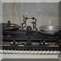 Z12. Cast iron balance scale. 